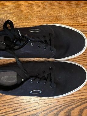 Oakley Black Low-Top Canvas Lace-Up Sneakers